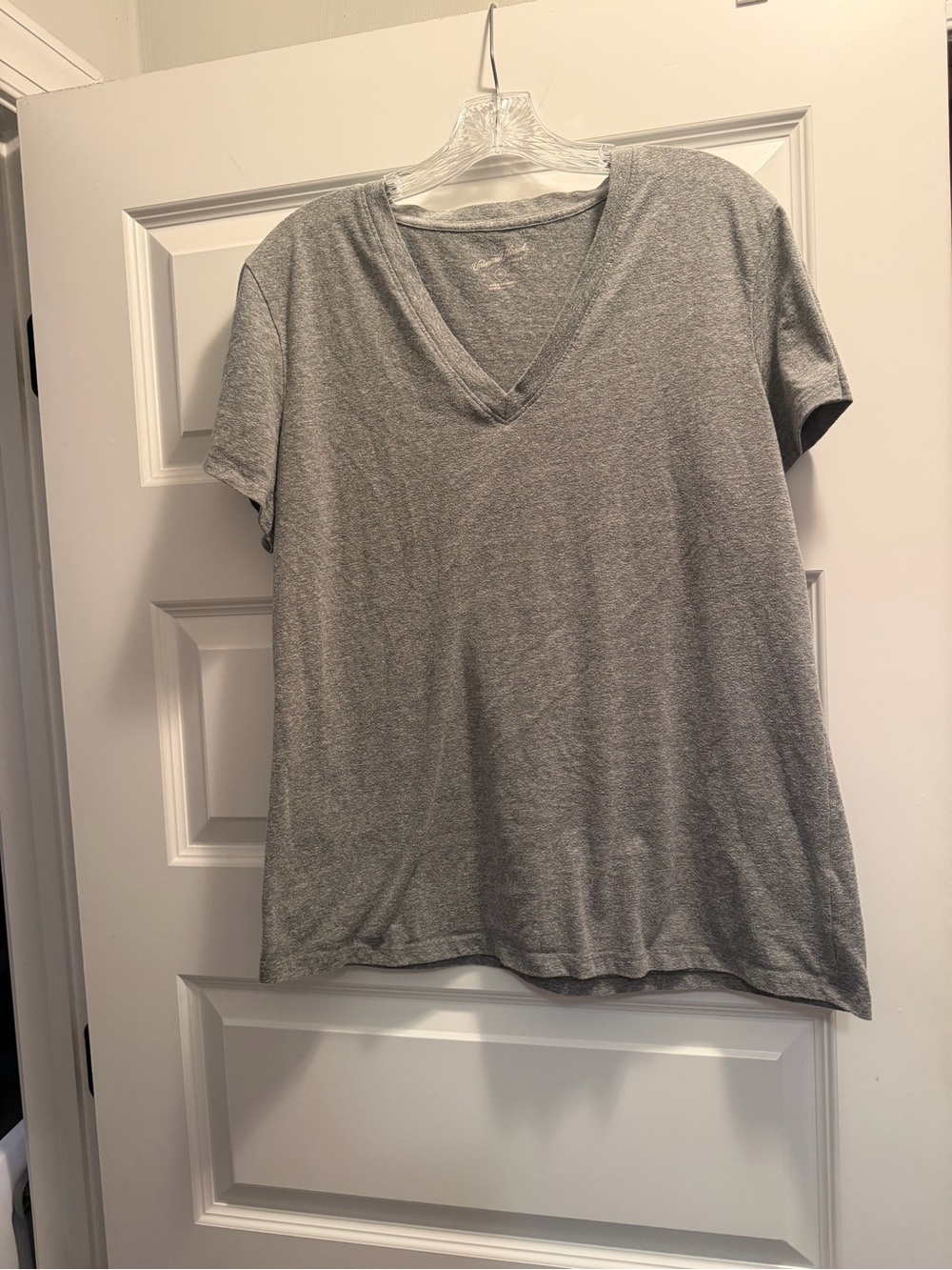 Universal Thread Gray V-Neck Short Sleeve Tee